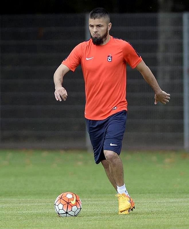 Ersun Yanal neşteri vurdu