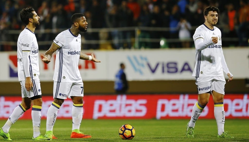 Fenerbahçe’de Lens’ten takım arkadaşlarına tepki