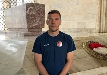 Lukas Podolski Anıtkabir'i ziyaret etti