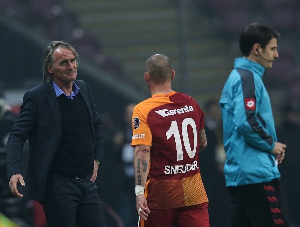 Galatasaray, Wesley Sneijder’i satıyor