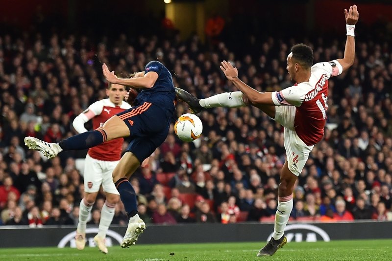 Aubameyang’dan takla şov! İşte o anlar...