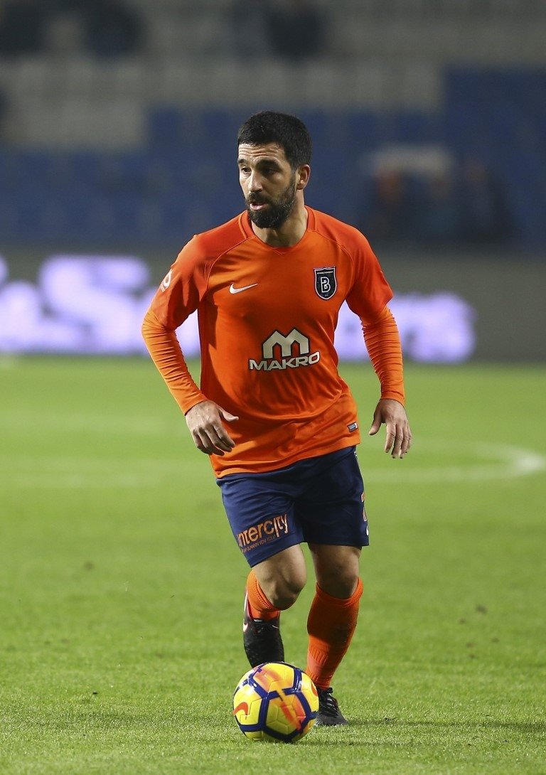 Galatasaray taraftarından Arda Turan’a pankartlı mesaj