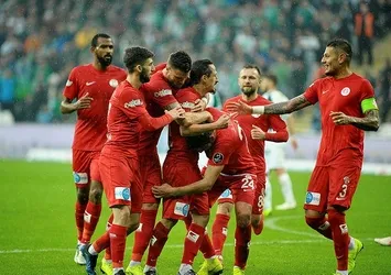 Antalyaspor deplasmanda kazandı