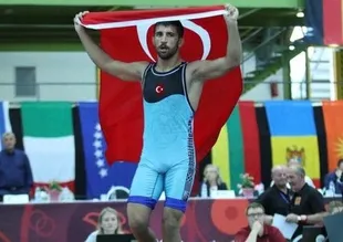 Kerem Kamal'dan altın madalya