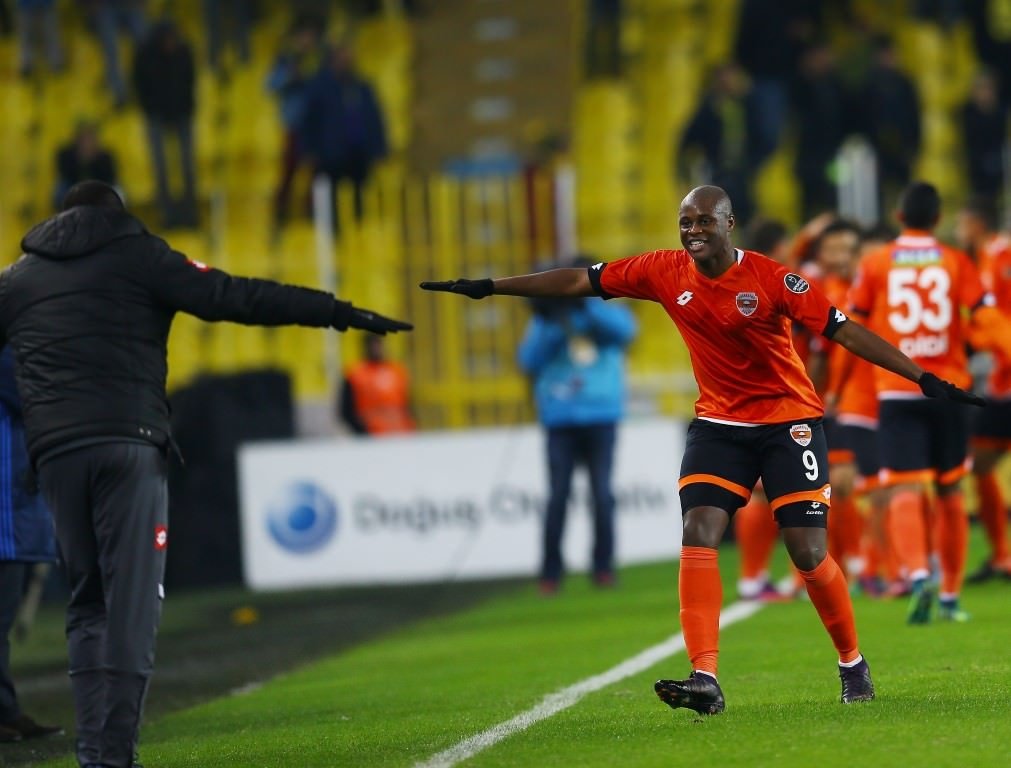Fenerbahçe-Adanaspor karşılaşmasından kareler