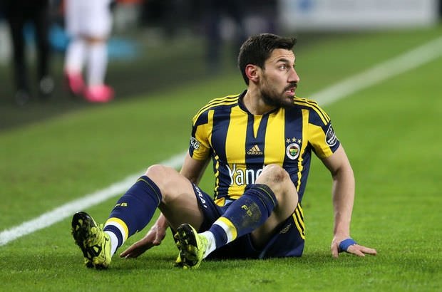Şener Özbayraklı: Biz de insanız, robot değiliz ki!