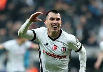 Yeni santrfor Medel