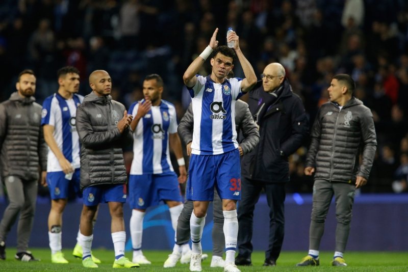 Liverpool zorlanmadan yarı finalde