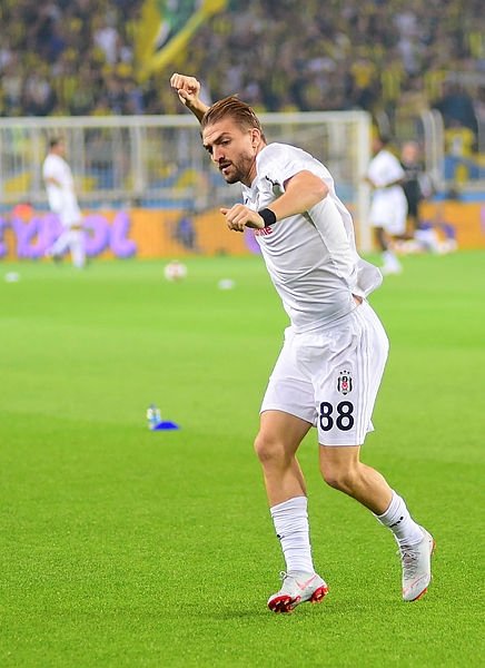 Beşiktaş’ta Vida sol beke!