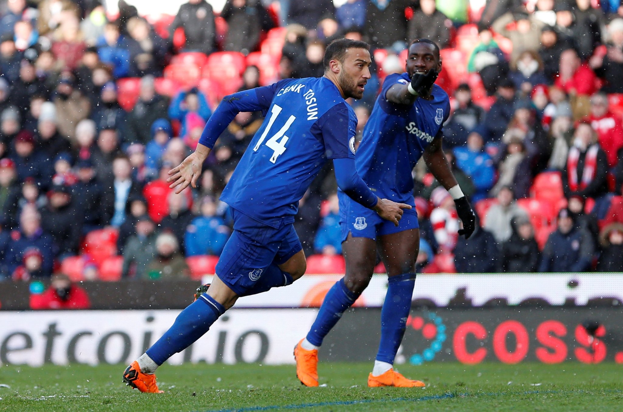 Tosun Paşa Premier Lig’i sallıyor