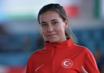 Buket Öztürk altınla tamamladı!