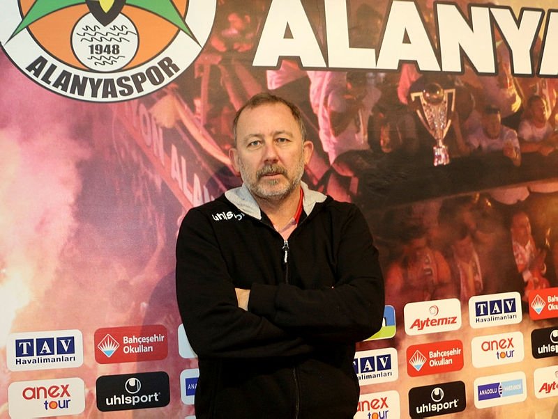 Beşiktaş’ta Mark Hughes operasyonu