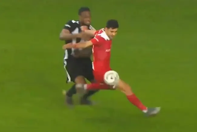 Antalyaspor Beşiktaş karşısında 10 kişi kaldı! İşte kırmızı kart pozisyonu... - 2