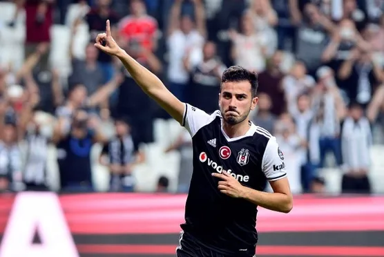 Oğuzhan Özyakup el yakıyor!