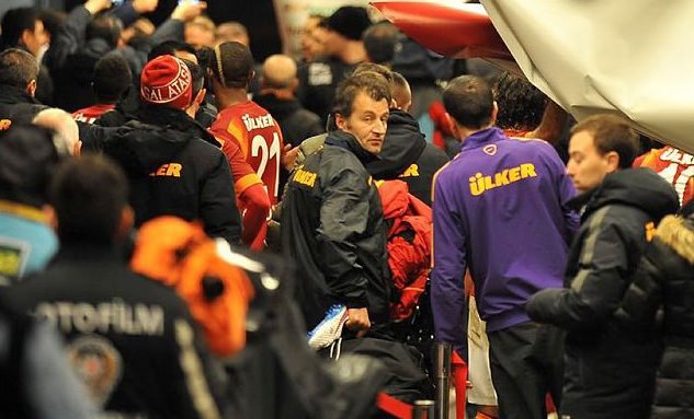 Arena koridorlarında büyük kavga