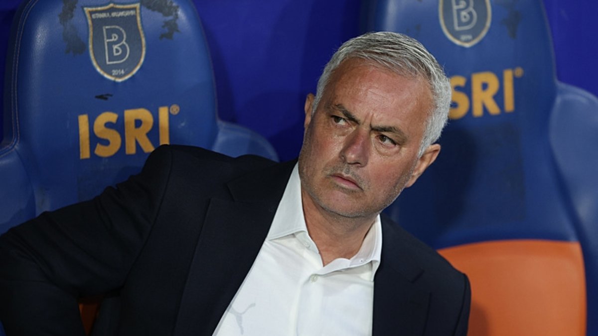 Fenerbahçe'den Galatasaray'ı kızdıracak transfer hamlesi! Mourinho telefon açtı Fenerbahçe'den Galatasaray'ı kızdıracak transfer hamlesi! Mourinho telefon açtı