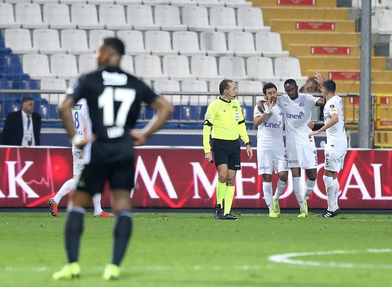 Kasımpaşa - Beşiktaş maçından kareler