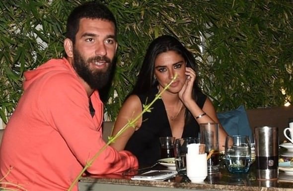 Aslıhan Doğan’dan Arda Turan’a barış mesajı