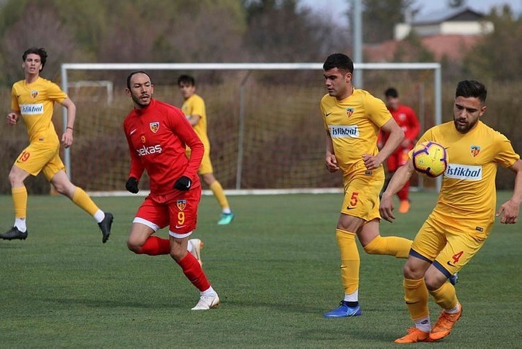 Fenerbahçe menajerlere para saçtı!