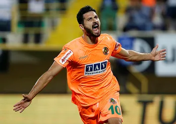 Emre Akbaba'ya vize çıktı!
