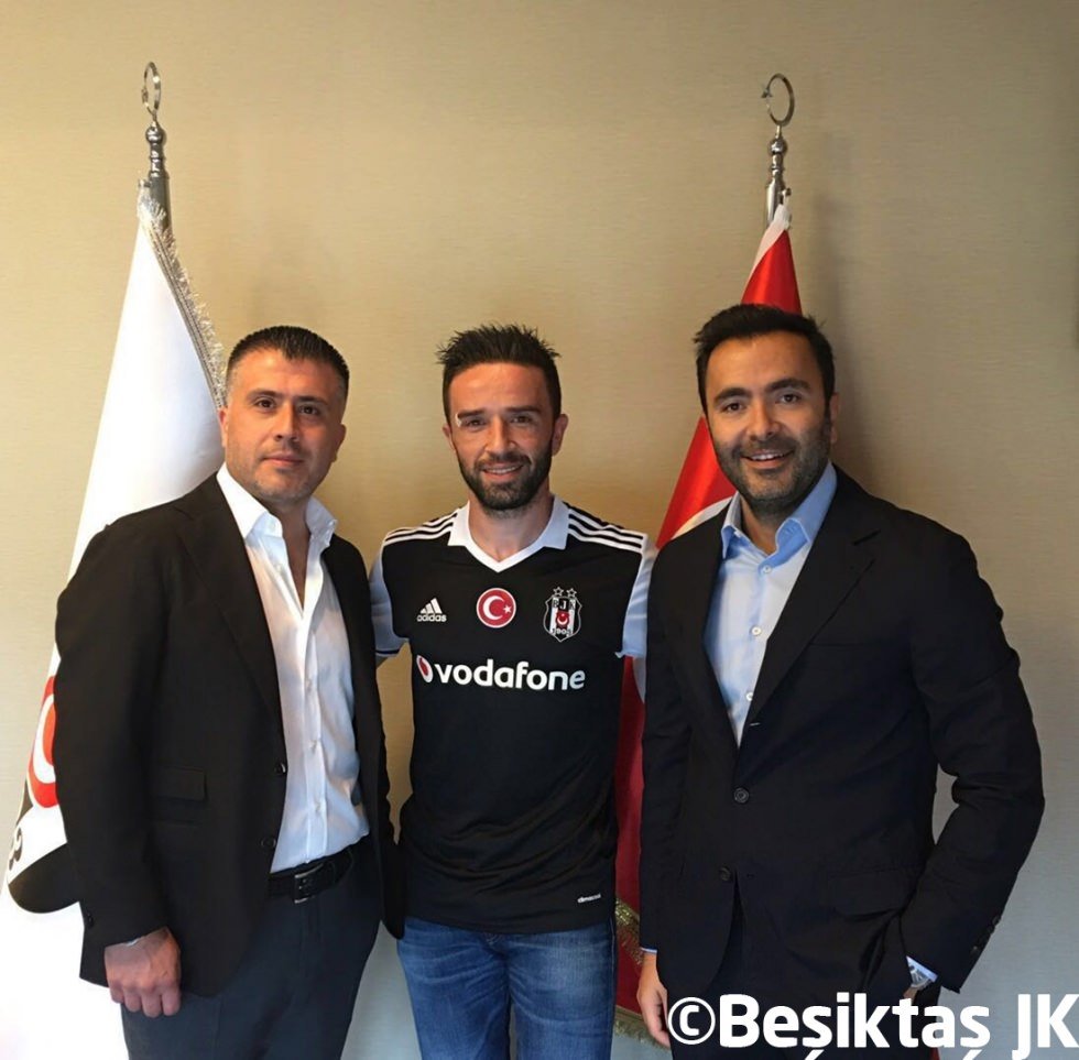 Beşiktaş, Gökhan Gönül’ü açıkladı