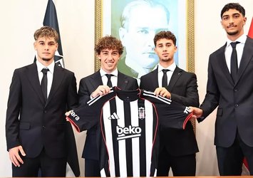 Beşiktaş 4 genç futbolcuya imza attırdı