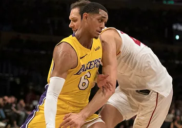 Lakers evinde geçit vermiyor