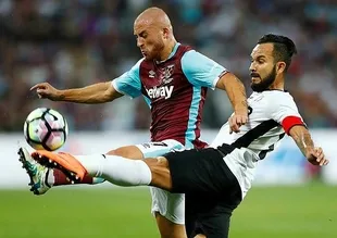 West Ham'dan Gökhan Töre kararı