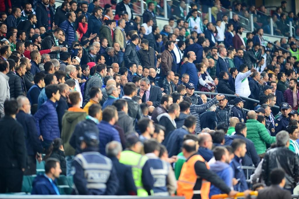 Konya’da olay! Aziz Yıldırım çıldırdı!