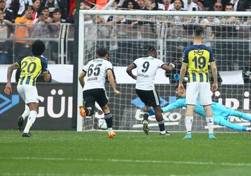 Beşiktaş - Fenerbahçe maçında penaltı kararı!