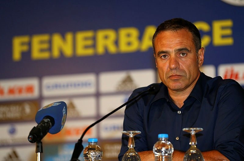 Fenerbahçe taraftarı Cocu’nun yerine onu istiyor!
