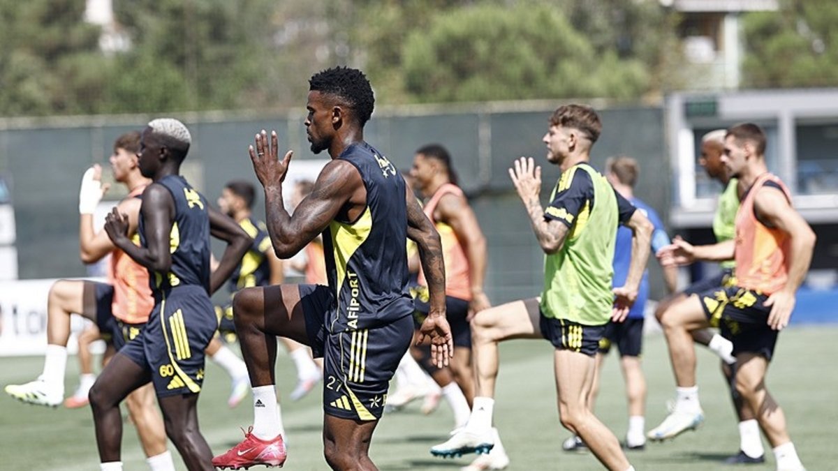 Fenerbahçe, Feyenoord maçı hazırlıklarını sürdürdü Fenerbahçe, Feyenoord maçı hazırlıklarını sürdürdü