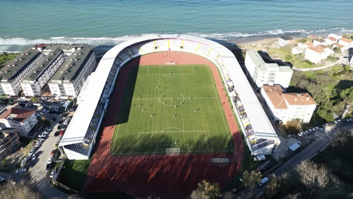 Sinop Şehir Stadı'nda ilk maç oynandı!