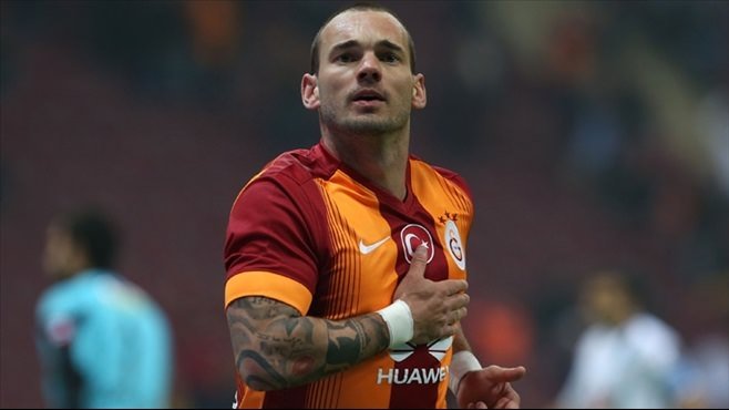Galatasaray’dan Sneijder’e bir şok daha!