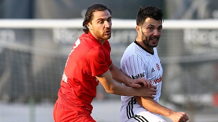 Galatasaray, Beşiktaş’ın kapısını çalıyor