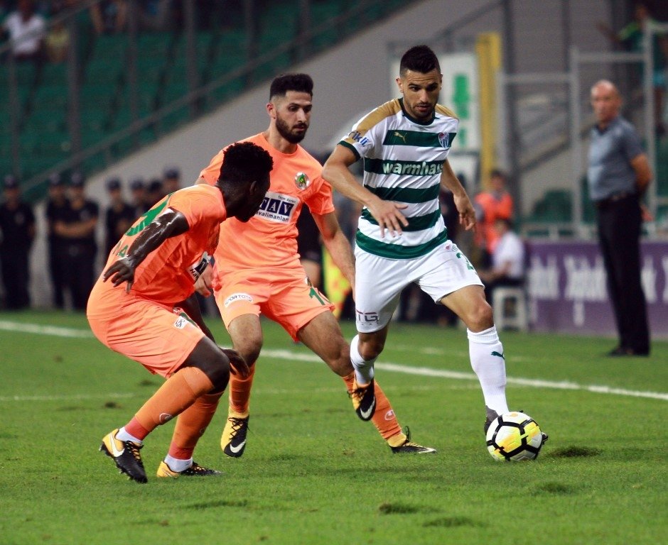 Fenerbahçe’den Aziz Behich’e kanca