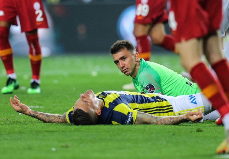 Fenerbahçe’de Skrtel’in yardımına Galatasaray’ın doktorları koştu