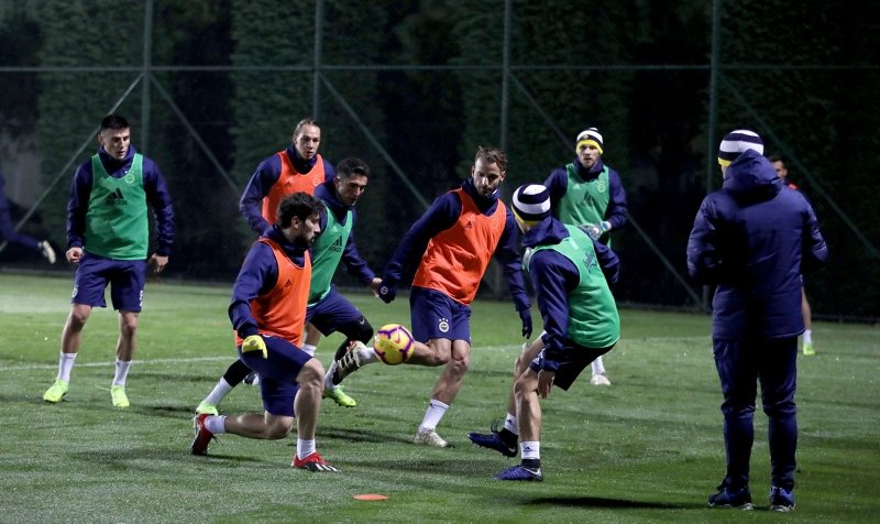 Fenerbahçe efsanesi transferi açıkladı!