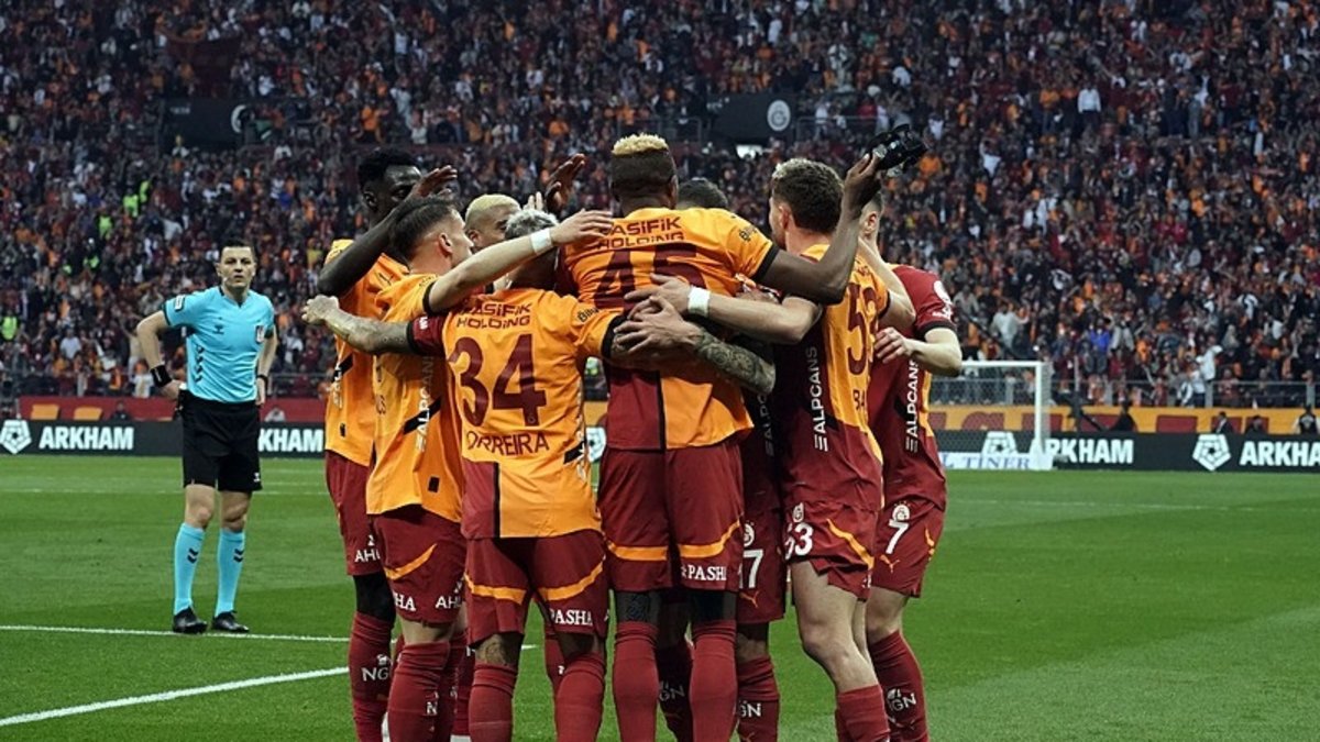 Galatasaray'da tek hedef 3 puan! İşte Okan Buruk'un ilk 11'i Galatasaray'da tek hedef 3 puan! İşte Okan Buruk'un ilk 11'i