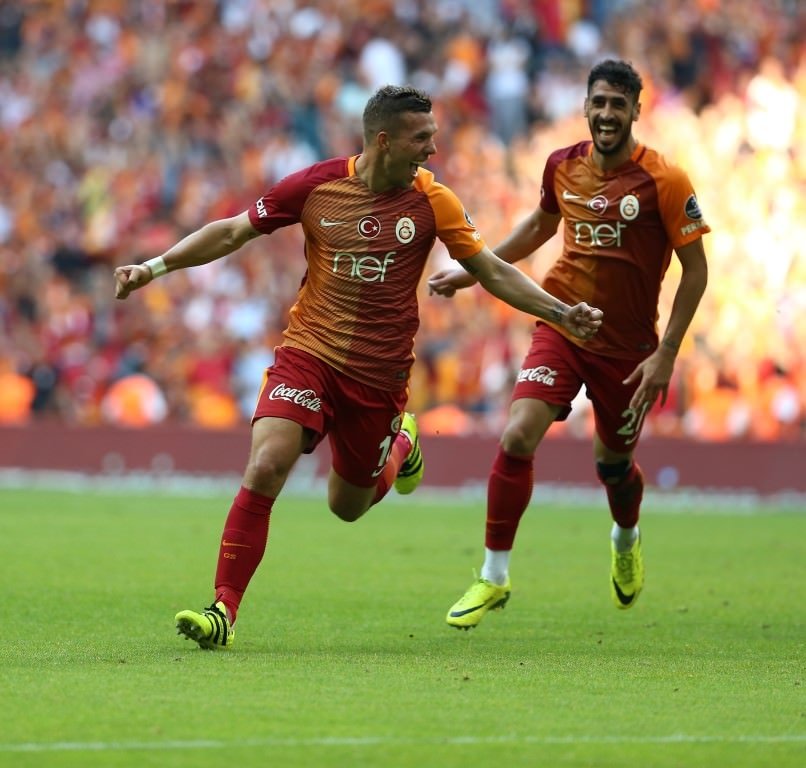 Podolski için 10 milyon Euro