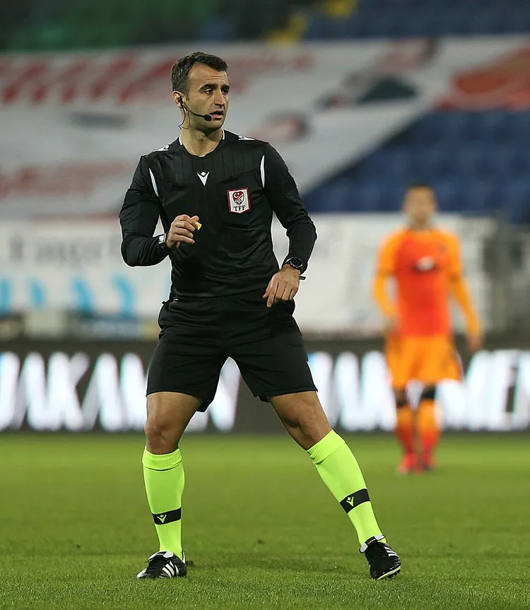 Trabzonspor - Adana Demirspor maçının VAR'ı Atilla Karaoğlan oldu! - 1