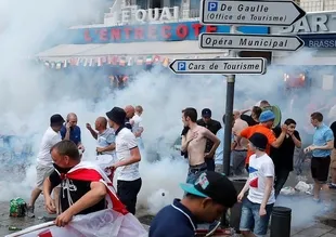 Paris sokakları karıştı