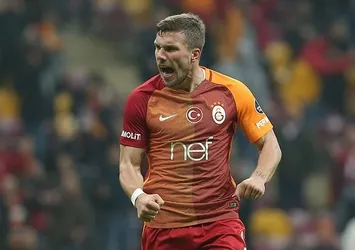 Podolski'den olay Volkan Demirel paylaşımı!