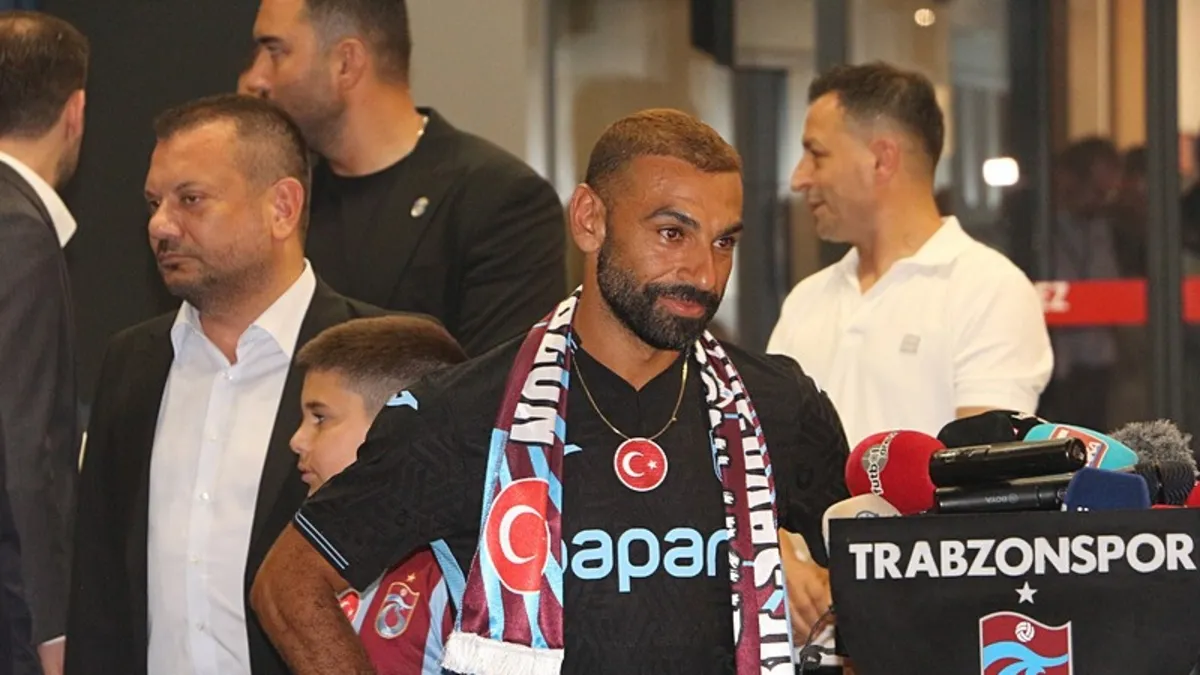 Salah in Trabzon eingetroffen: Tausende Fans empfingen ihn am Flughafen