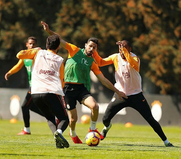 Fenerbahce 2 0 Galatasaray 20 Kasim Mac Ozeti