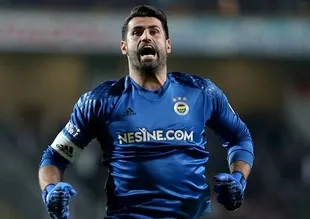 Volkan Demirel imzayı attı