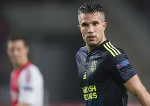 Yönetimden Robin van Persie'ye rest!