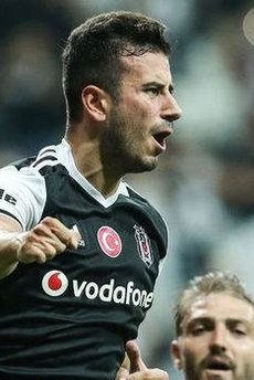 Arsene Wenger, Oğuzhan Özyakup'ta ısrarcı!