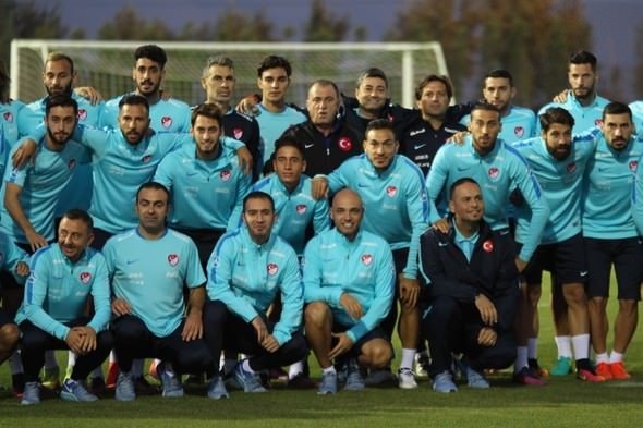Milli Takım idmanında neşeli görüntüler vardı