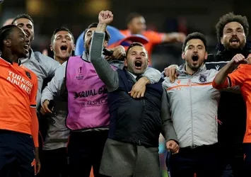 UEFA Kupası’nı kaldırdığım stat